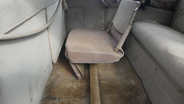 1937 BUICK SERIES 90 LIMITED 8 PASSENGER - JUMP SEATS