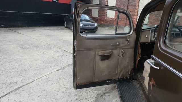 1937 BUICK SERIES 90 LIMITED 8 PASSENGER - JUMP SEATS