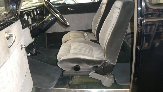 1937 FORD SLANT BACK 2 DR