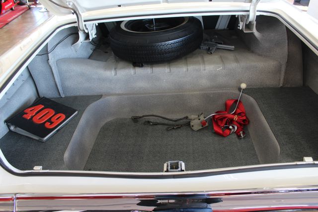1961 Chevrolet Impala SS Bubble Top 409 | Granite City, Illinois | MasterCars Company Inc. 1961 Chevrolet Impala SS Bubble Top 409 | Granite City, Illinois | MasterCars Company Inc.