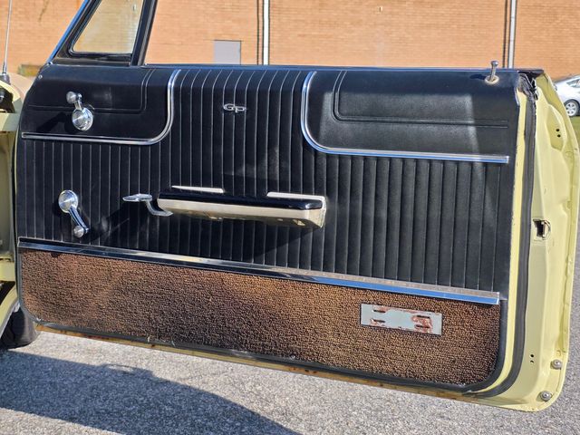 1966 Pontiac Grand Prix Coupe 1966 Pontiac Grand Prix Coupe