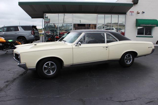 1967 Pontiac GTO Coupe | Granite City, Illinois | MasterCars Company Inc. 1967 Pontiac GTO Coupe | Granite City, Illinois | MasterCars Company Inc.