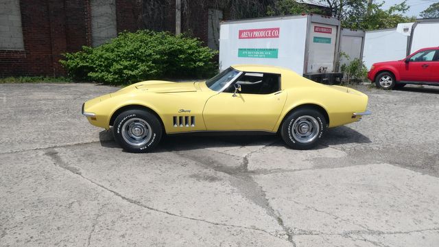 1969 CHEVROLET CORVETTE- LOW MILES 2 DR