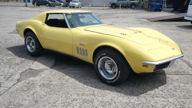 1969 CHEVROLET CORVETTE- LOW MILES 2 DR