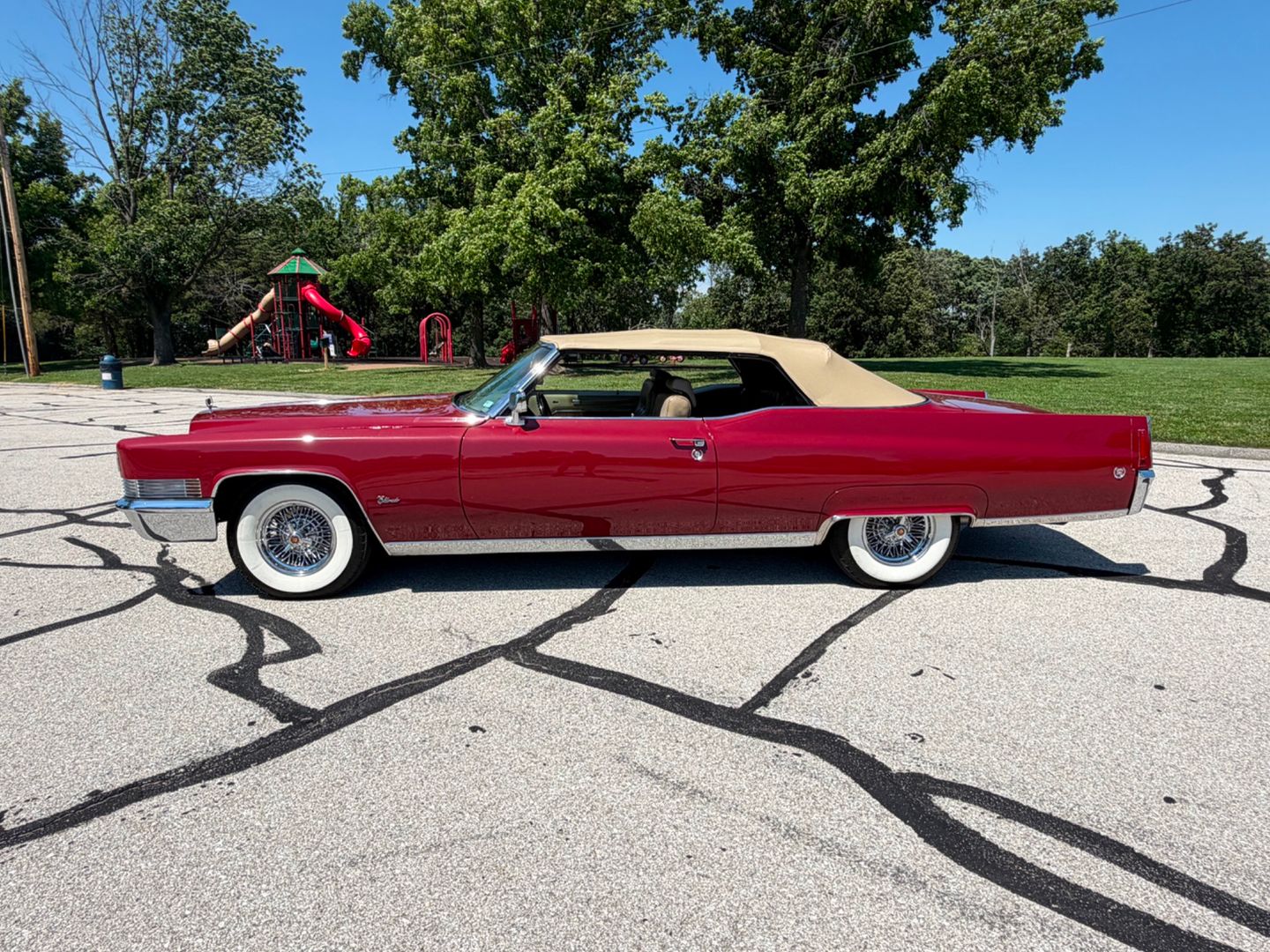 1970 CADILLAC DEVILLE 46