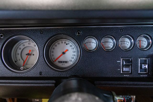 1970 Plymouth ROADRUNNER 383 cubic-inch big-block Mopar V8.