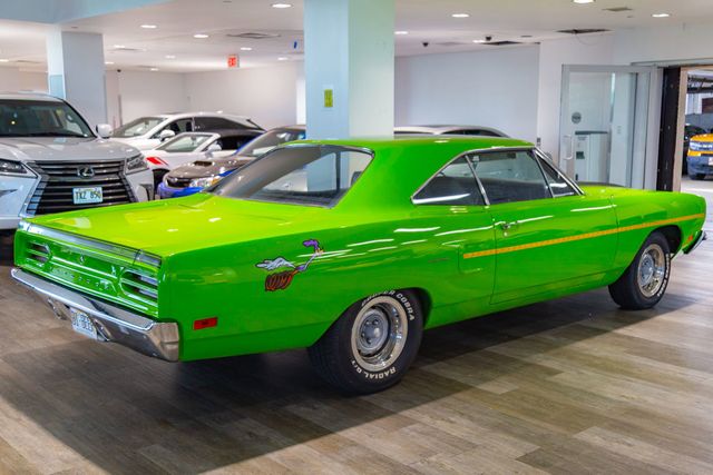 1970 Plymouth ROADRUNNER 383 cubic-inch big-block Mopar V8.