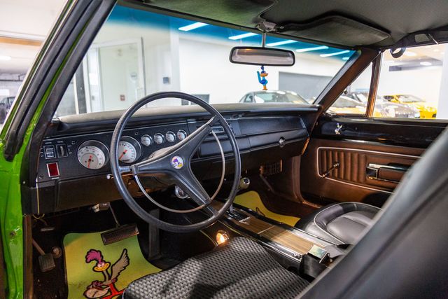 1970 Plymouth ROADRUNNER 383 cubic-inch big-block Mopar V8.