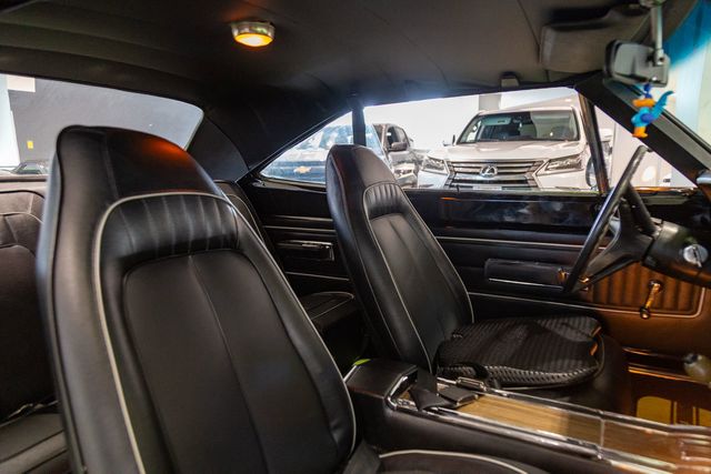 1970 Plymouth ROADRUNNER 383 cubic-inch big-block Mopar V8.