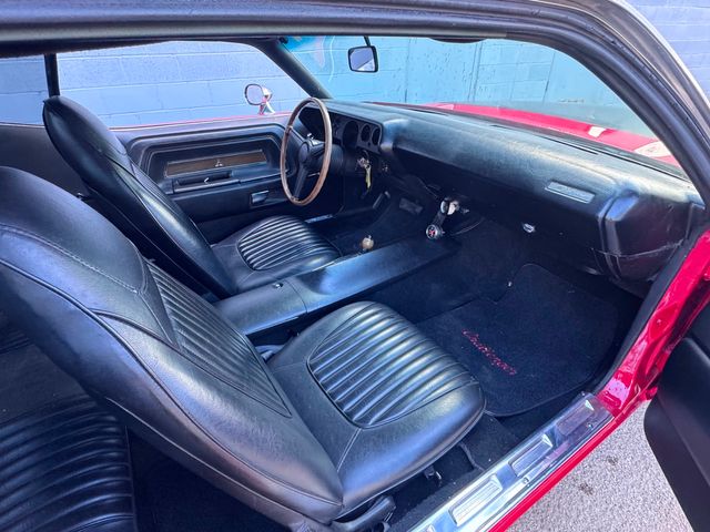 1971 Dodge CHALLENGER HEMI R/T | Valley Park, Missouri | VELOCITY PERFORMANCE GARAGE 1971 Dodge CHALLENGER HEMI R/T | Valley Park, Missouri | VELOCITY PERFORMANCE GARAGE