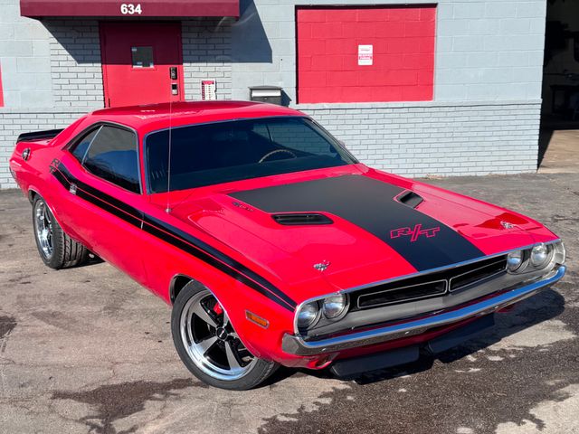 1971 Dodge CHALLENGER HEMI R/T | Valley Park, Missouri | VELOCITY PERFORMANCE GARAGE 1971 Dodge CHALLENGER HEMI R/T | Valley Park, Missouri | VELOCITY PERFORMANCE GARAGE