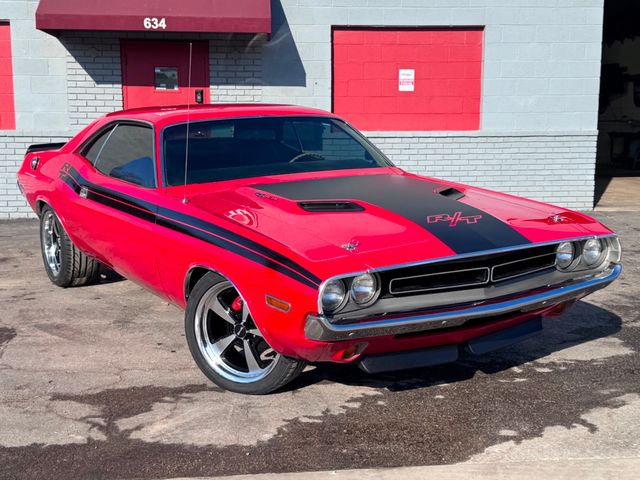 1971 Dodge CHALLENGER HEMI R/T | Valley Park, Missouri | VELOCITY PERFORMANCE GARAGE 1971 Dodge CHALLENGER HEMI R/T | Valley Park, Missouri | VELOCITY PERFORMANCE GARAGE