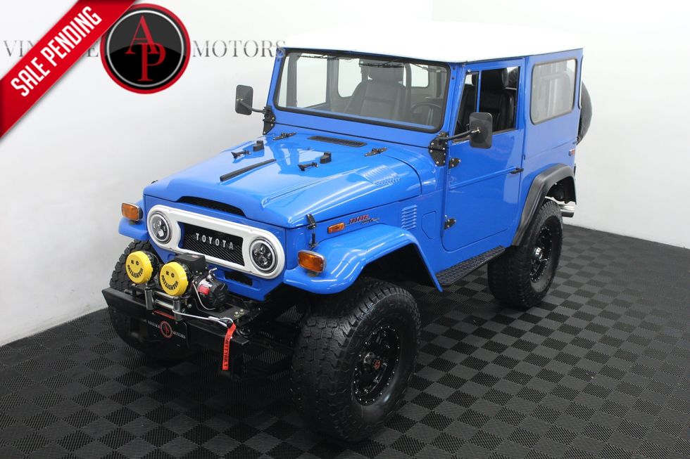1973 Toyota LAND CRUISER FJ40 FUEL INJECTED RESTORED