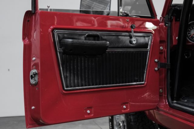 1975 Ford Bronco Frame Off Resto V8 302ci P/S P/B A/C Lift BFG Tire | Dallas, TX | East Dallas Diesel 1975 Ford Bronco Frame Off Resto V8 302ci P/S P/B A/C Lift BFG Tire | Dallas, TX | East Dallas Diesel