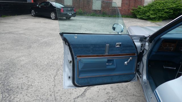 1976 OLDSMOBILE DELTA 88  LOW MILES ROYALE
