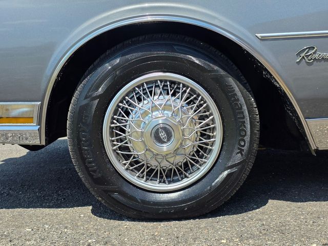 1985 Buick Riviera Coupe 1985 Buick Riviera Coupe