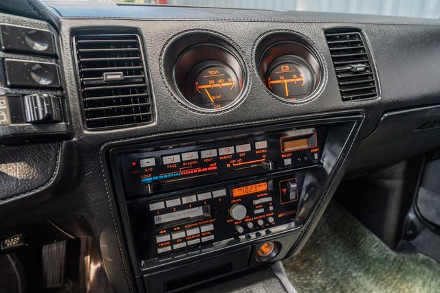 1986 Nissan 300ZX Coupe 5-SPEED MANUAL / CLEAN CARFAX / T TOP | Dallas, TX | Rocky Mountain Truck Stop Dallas 1986 Nissan 300ZX Coupe 5-SPEED MANUAL / CLEAN CARFAX / T TOP | Dallas, TX | Rocky Mountain Truck Stop Dallas