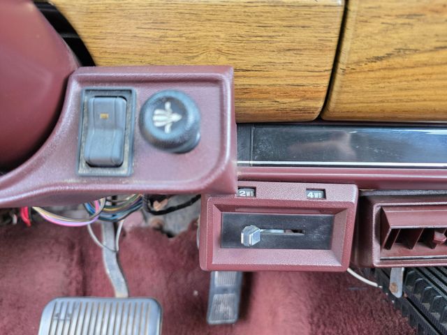 1987 Jeep Grand Wagoneer Base 1987 Jeep Grand Wagoneer Base