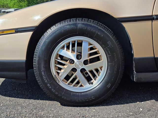 1987 Pontiac Fiero SE 1987 Pontiac Fiero SE