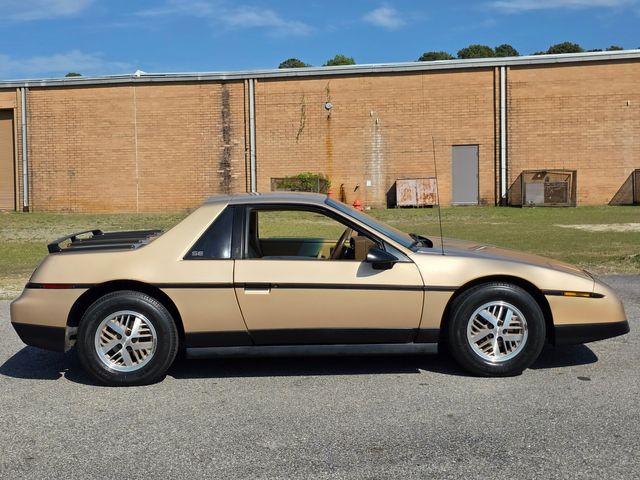 1987 Pontiac Fiero SE 1987 Pontiac Fiero SE