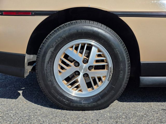 1987 Pontiac Fiero SE 1987 Pontiac Fiero SE