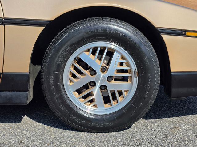 1987 Pontiac Fiero SE