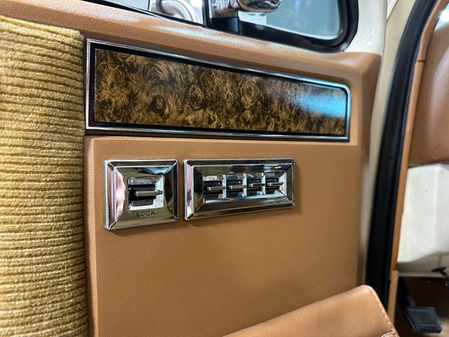 1989 GMC Suburban V1500 | Irving, Texas | Hopper Motorplex