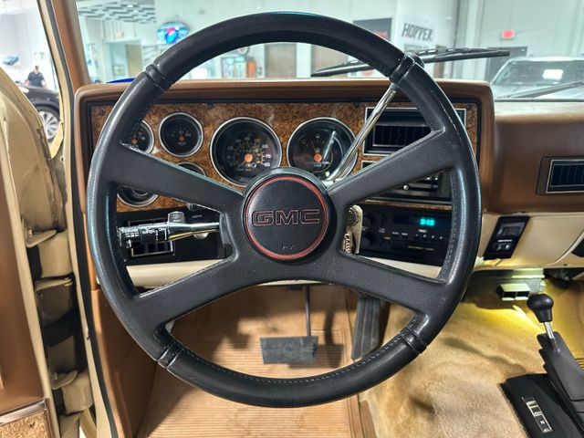 1989 GMC Suburban V1500 | Irving, Texas | Hopper Motorplex