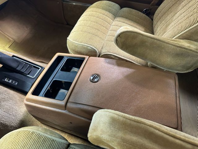 1989 GMC Suburban V1500 | Irving, Texas | Hopper Motorplex 1989 GMC Suburban V1500 | Irving, Texas | Hopper Motorplex