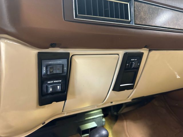 1989 GMC Suburban Tan tan | Irving, Texas | Hopper Motorplex 1989 GMC Suburban Tan tan | Irving, Texas | Hopper Motorplex