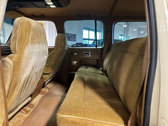 1989 GMC Suburban Tan tan | Irving, Texas | Hopper Motorplex 1989 GMC Suburban Tan tan | Irving, Texas | Hopper Motorplex