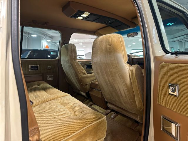 1989 GMC Suburban Tan tan | Irving, Texas | Hopper Motorplex 1989 GMC Suburban Tan tan | Irving, Texas | Hopper Motorplex