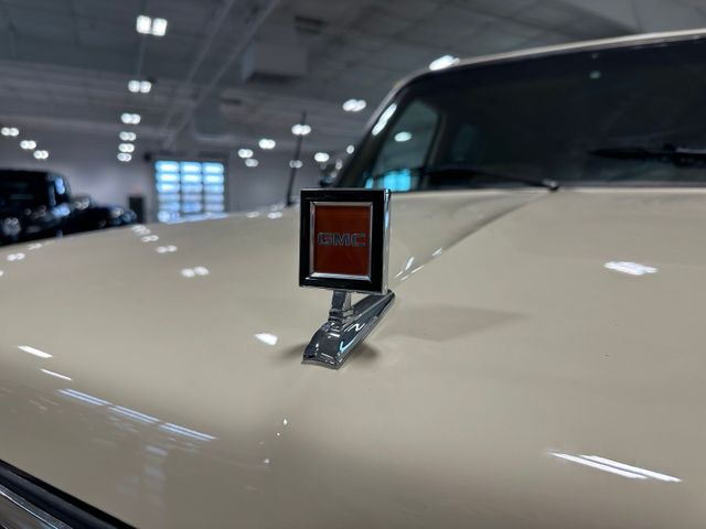 1989 GMC Suburban V1500 | Irving, Texas | Hopper Motorplex