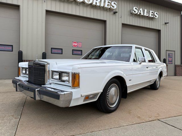 1989 Lincoln Town Car Base | Gifford, IL | Trav's Automotive