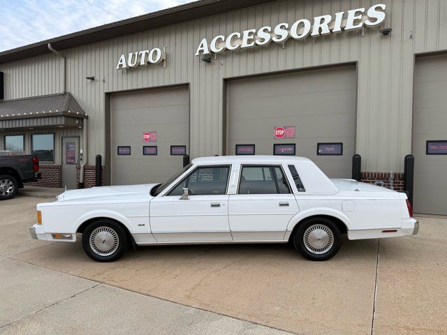 1989 Lincoln Town Car Base | Gifford, IL | Trav's Automotive
