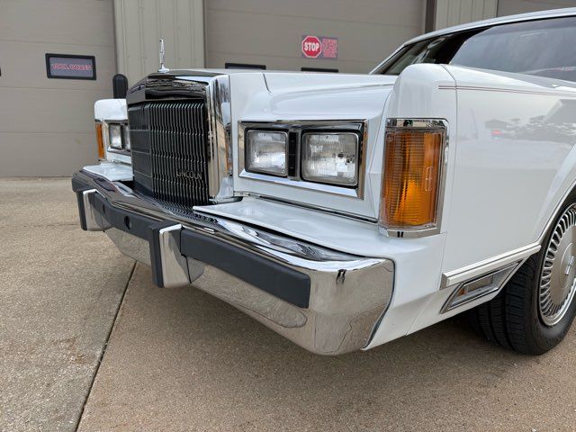 1989 Lincoln Town Car Base | Gifford, IL | Trav's Automotive 1989 Lincoln Town Car Base | Gifford, IL | Trav's Automotive