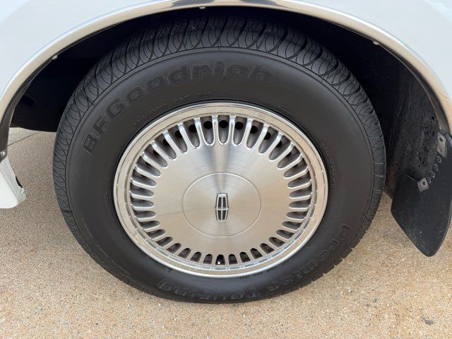 1989 Lincoln Town Car Base | Gifford, IL | Trav's Automotive 1989 Lincoln Town Car Base | Gifford, IL | Trav's Automotive