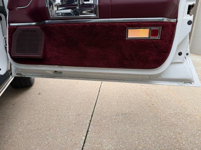 1989 Lincoln Town Car Base | Gifford, IL | Trav's Automotive 1989 Lincoln Town Car Base | Gifford, IL | Trav's Automotive