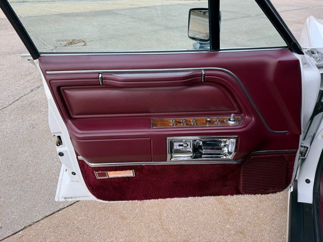 1989 Lincoln Town Car Base | Gifford, IL | Trav's Automotive 1989 Lincoln Town Car Base | Gifford, IL | Trav's Automotive