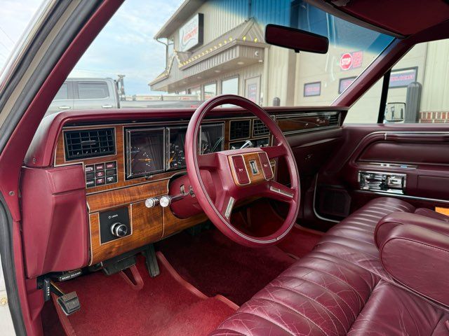 1989 Lincoln Town Car Base | Gifford, IL | Trav's Automotive