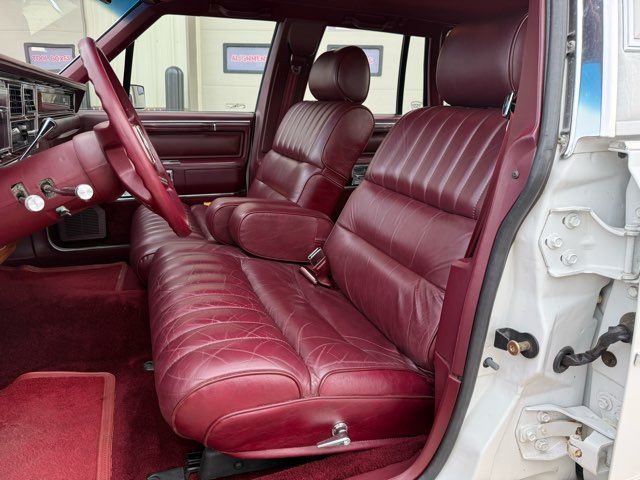 1989 Lincoln Town Car Base | Gifford, IL | Trav's Automotive