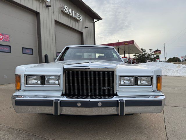 1989 Lincoln Town Car Base | Gifford, IL | Trav's Automotive