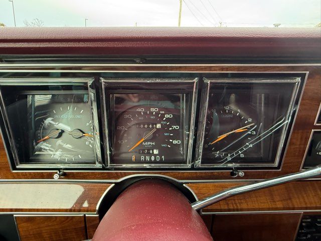 1989 Lincoln Town Car Base | Gifford, IL | Trav's Automotive 1989 Lincoln Town Car Base | Gifford, IL | Trav's Automotive