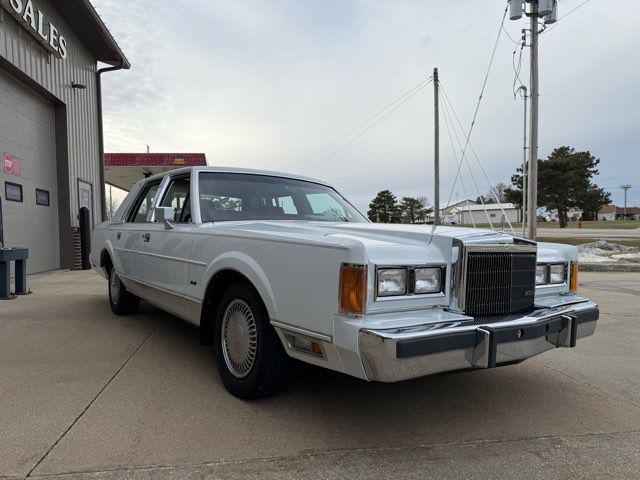 1989 Lincoln Town Car Base | Gifford, IL | Trav's Automotive 1989 Lincoln Town Car Base | Gifford, IL | Trav's Automotive