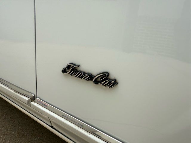 1989 Lincoln Town Car Base | Gifford, IL | Trav's Automotive 1989 Lincoln Town Car Base | Gifford, IL | Trav's Automotive