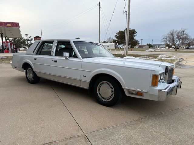1989 Lincoln Town Car Base | Gifford, IL | Trav's Automotive