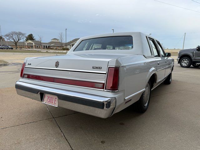 1989 Lincoln Town Car Base | Gifford, IL | Trav's Automotive