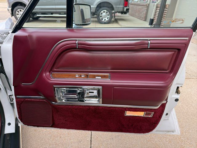 1989 Lincoln Town Car Base | Gifford, IL | Trav's Automotive 1989 Lincoln Town Car Base | Gifford, IL | Trav's Automotive