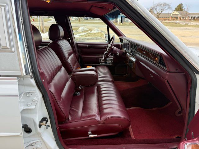 1989 Lincoln Town Car Base | Gifford, IL | Trav's Automotive 1989 Lincoln Town Car Base | Gifford, IL | Trav's Automotive