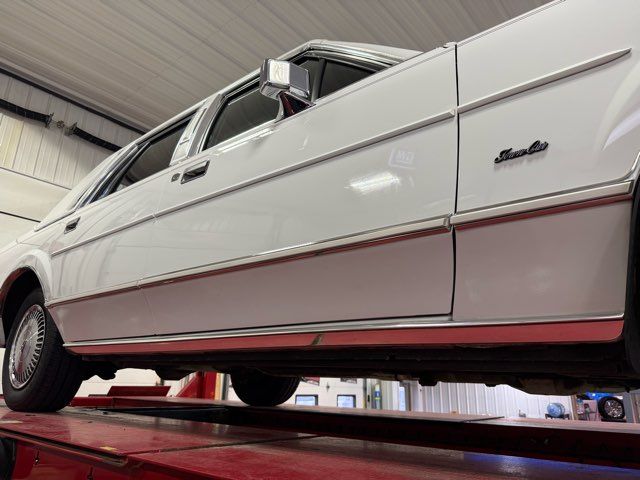 1989 Lincoln Town Car Base | Gifford, IL | Trav's Automotive